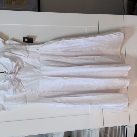 Guess Karida cap-sleeve flared dress with pockets. - Picture 2 of 5